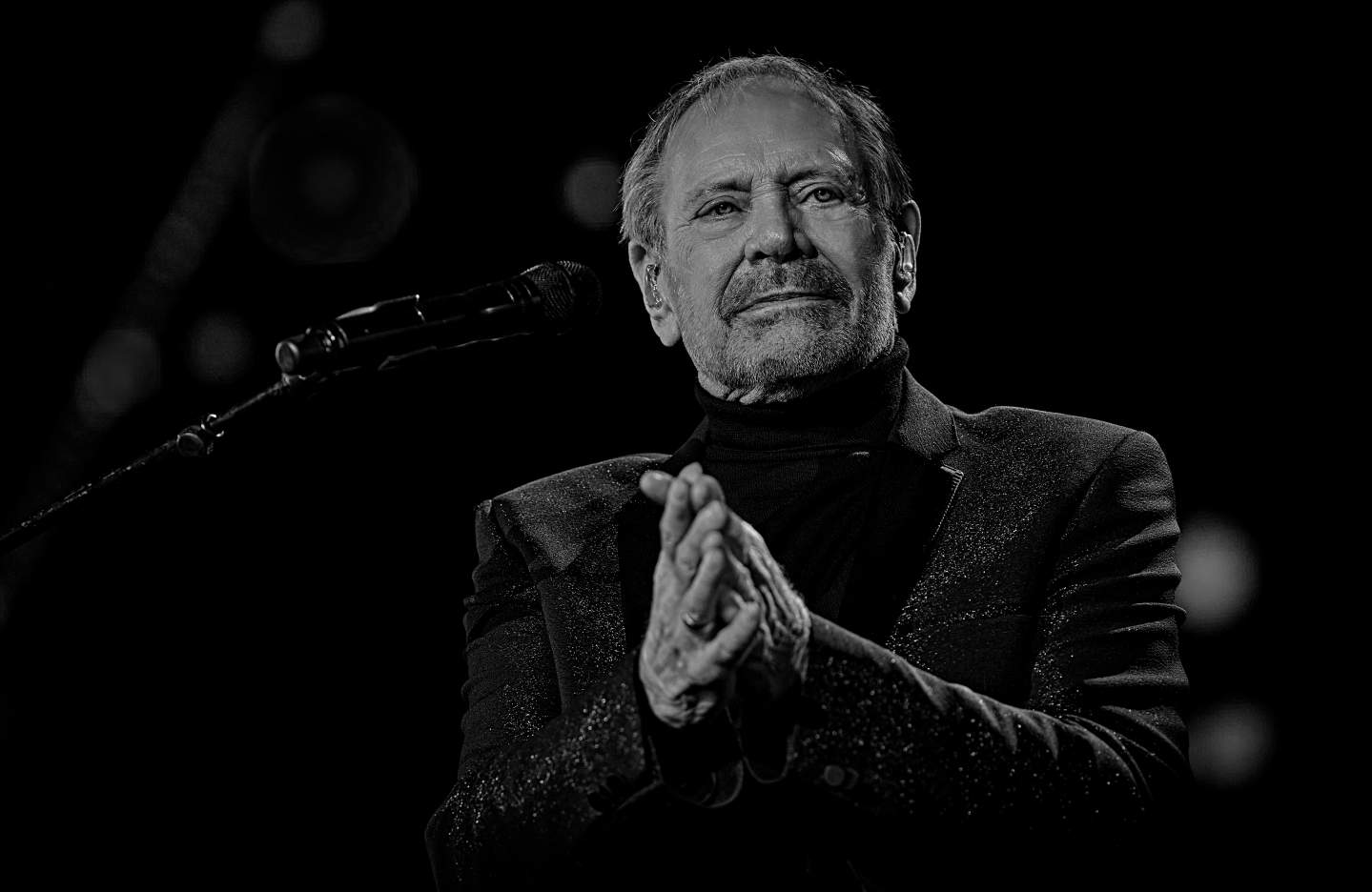 Foto Rob de Nijs bij afscheidsconcert